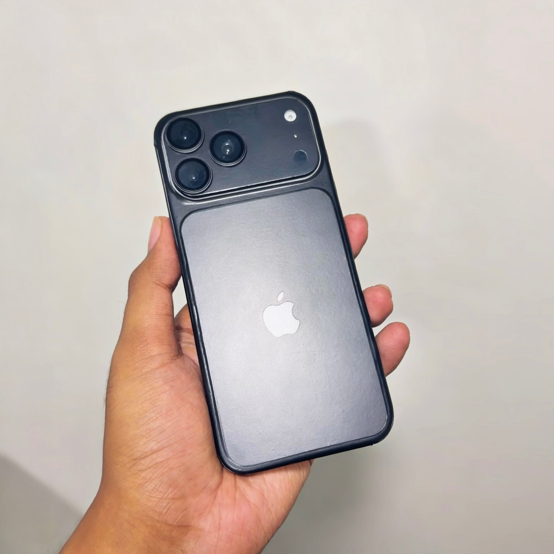 Black Skin for iPhone 17 Pro / 17 Pro Max
